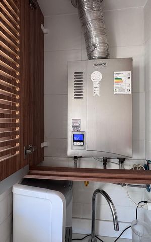 Apartamento à venda com 211m², 3 quartos e 2 vagas Apartamento à venda com 211m², 3 quartos e 2 vagasCozinha e Área de Serviço