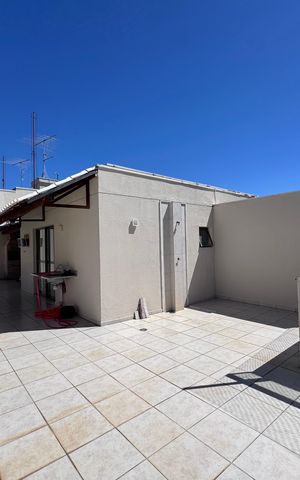 Apartamento à venda com 211m², 3 quartos e 2 vagas Apartamento à venda com 211m², 3 quartos e 2 vagasTerraço