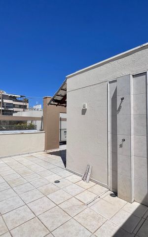 Apartamento à venda com 211m², 3 quartos e 2 vagas Apartamento à venda com 211m², 3 quartos e 2 vagasTerraço