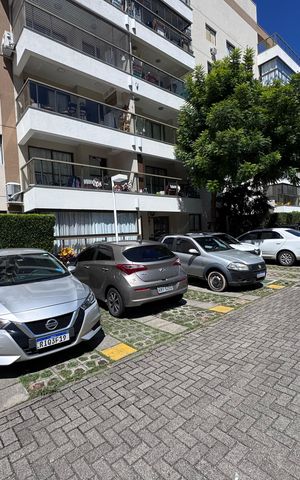 Apartamento à venda com 211m², 3 quartos e 2 vagas Apartamento à venda com 211m², 3 quartos e 2 vagasFachada