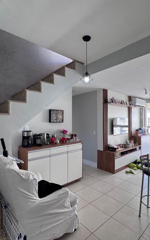 Apartamento à venda com 211m², 3 quartos e 2 vagas Apartamento à venda com 211m², 3 quartos e 2 vagasSala
