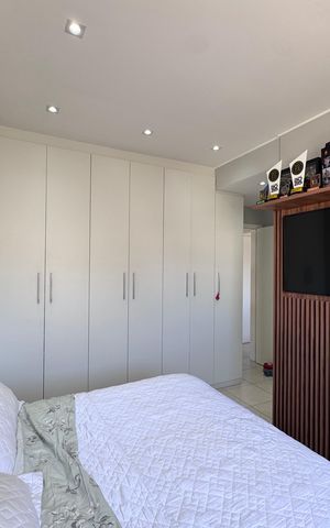 Apartamento à venda com 211m², 3 quartos e 2 vagas Apartamento à venda com 211m², 3 quartos e 2 vagasSuíte