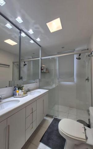 Apartamento à venda com 144m², 4 quartos e 3 vagas Apartamento à venda com 144m², 4 quartos e 3 vagasBanheiro