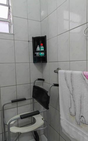 Casa à venda com 150m², 4 quartos e 2 vagas Casa à venda com 150m², 4 quartos e 2 vagasBanheiro