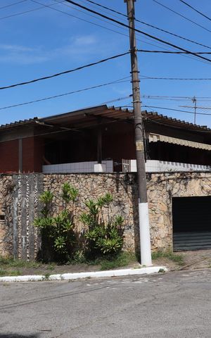 Casa para alugar com 181m², 3 quartos e sem vagaFachada