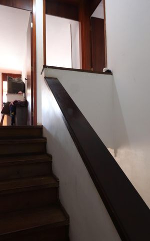 Casa para alugar com 181m², 3 quartos e sem vagaEscada