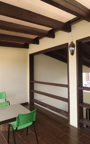 Casa à venda com 200m², 3 quartos e 2 vagasTerraço