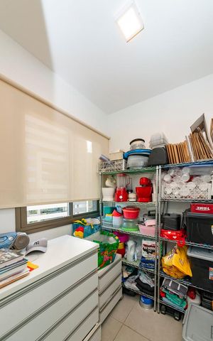 Apartamento à venda com 174m², 4 quartos e 4 vagas Apartamento à venda com 174m², 4 quartos e 4 vagasDespensa