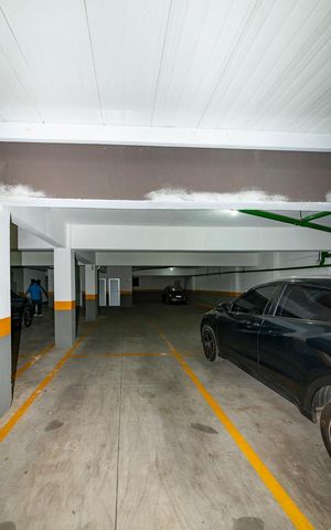 Apartamento à venda com 174m², 4 quartos e 4 vagas Apartamento à venda com 174m², 4 quartos e 4 vagasGaragem