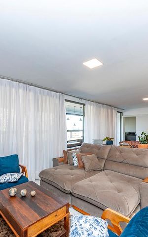 Apartamento à venda com 174m², 4 quartos e 4 vagas Apartamento à venda com 174m², 4 quartos e 4 vagasSala