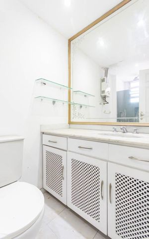 Apartamento à venda com 121m², 2 quartos e 1 vagaBanheiro Suíte 1