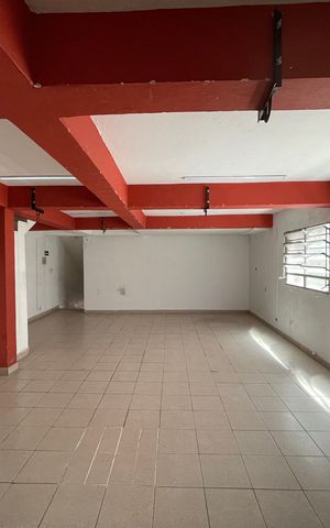 Casa para alugar com 250m², 2 quartos e 1 vaga Casa para alugar com 250m², 2 quartos e 1 vagaSala