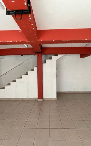 Casa para alugar com 250m², 2 quartos e 1 vaga Casa para alugar com 250m², 2 quartos e 1 vagaSala