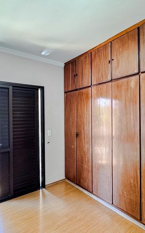 Apartamento à venda com 174m², 3 quartos e 2 vagas Apartamento à venda com 174m², 3 quartos e 2 vagasQuarto 3
