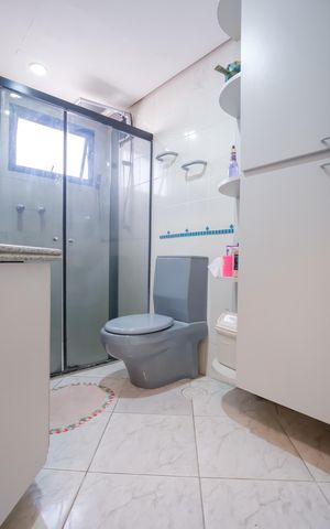 Apartamento à venda com 170m², 4 quartos e 2 vagas Apartamento à venda com 170m², 4 quartos e 2 vagasBanheiro da Suíte 1