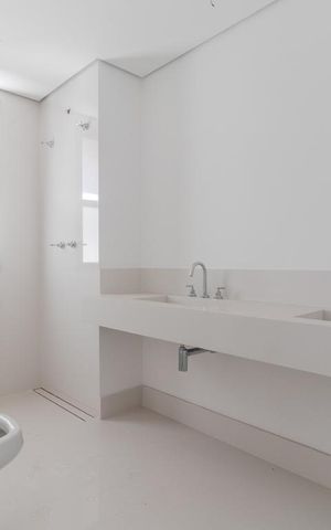 Apartamento à venda com 208m², 3 quartos e 3 vagasBanheiro da Suíte 1