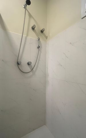 Casa de condomínio à venda com 300m², 5 quartos e 5 vagas