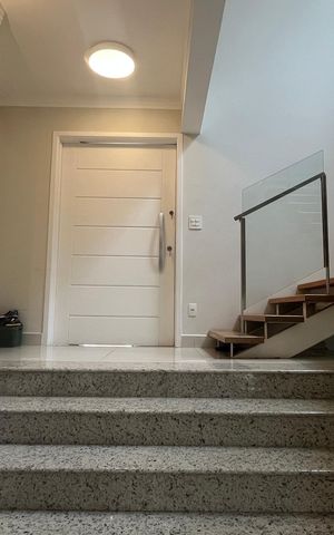 Casa de condomínio à venda com 300m², 5 quartos e 5 vagas