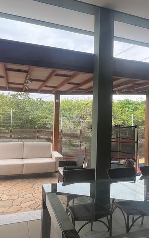 Casa de condomínio à venda com 300m², 5 quartos e 5 vagas