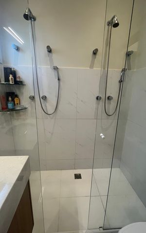 Casa de condomínio à venda com 300m², 5 quartos e 5 vagas