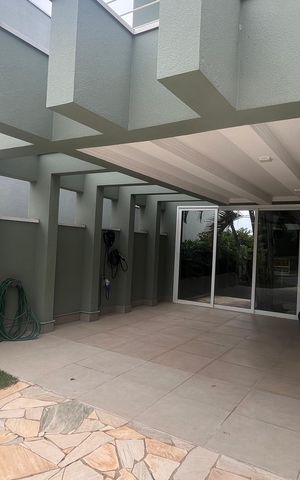 Casa de condomínio à venda com 300m², 5 quartos e 5 vagas