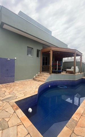 Casa de condomínio à venda com 300m², 5 quartos e 5 vagas