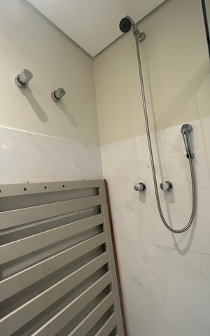 Casa de condomínio à venda com 300m², 5 quartos e 5 vagas