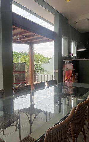 Casa de condomínio à venda com 300m², 5 quartos e 5 vagas