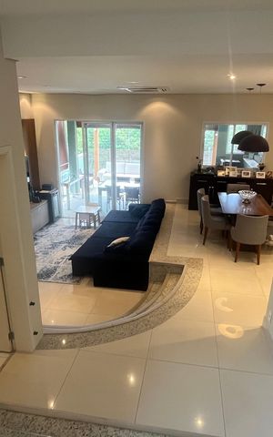 Casa de condomínio à venda com 300m², 5 quartos e 5 vagas