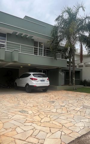 Casa de condomínio à venda com 300m², 5 quartos e 5 vagas