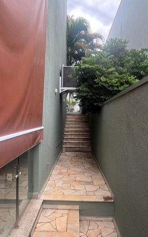 Casa de condomínio à venda com 300m², 5 quartos e 5 vagas