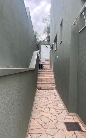 Casa de condomínio à venda com 300m², 5 quartos e 5 vagas