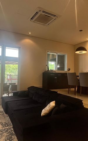 Casa de condomínio à venda com 300m², 5 quartos e 5 vagas