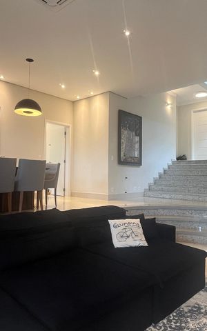 Casa de condomínio à venda com 300m², 5 quartos e 5 vagas
