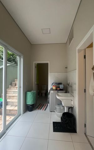Casa de condomínio à venda com 300m², 5 quartos e 5 vagas