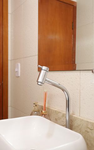Casa à venda com 80m², 2 quartos e 1 vagaBanheiro 2 - Lavabo