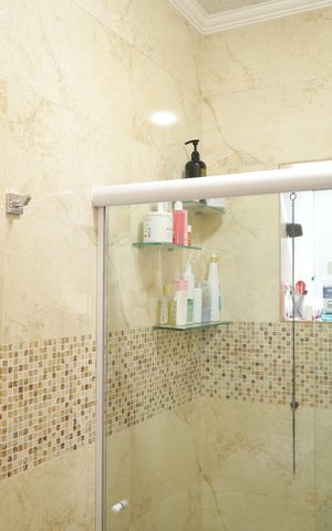 Casa à venda com 80m², 2 quartos e 1 vagaBanheiro 1