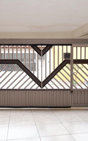 Casa à venda com 80m², 2 quartos e 1 vagaGaragem