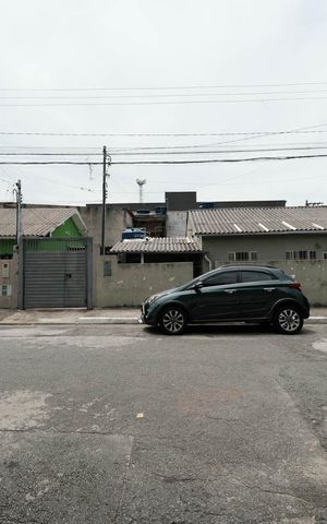 Casa à venda com 257m², 5 quartos e 3 vagasFachada