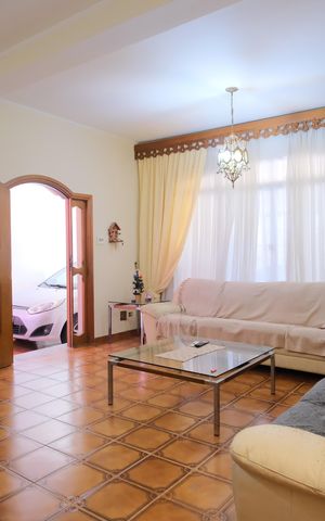 Casa para alugar com 235m², 3 quartos e 4 vagasSala