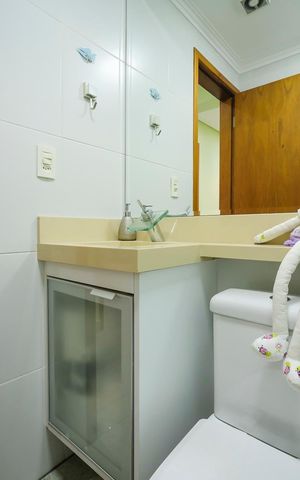Apartamento à venda com 140m², 4 quartos e 2 vagasBanheiro