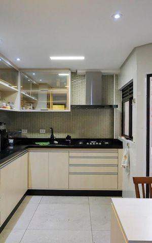 Apartamento à venda com 140m², 4 quartos e 2 vagasCozinha