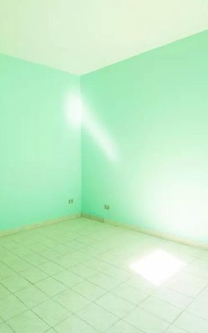 Casa à venda com 180m², 4 quartos e 2 vagas Casa à venda com 180m², 4 quartos e 2 vagasSala Casa 2