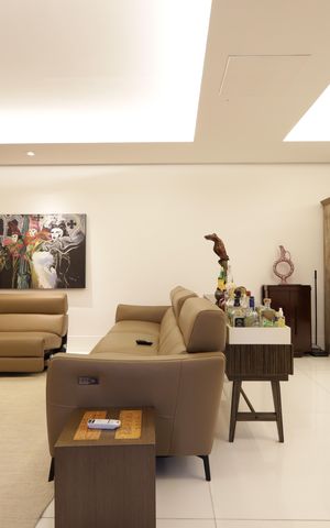 Casa de condomínio à venda com 420m², 4 quartos e 7 vagasSala de TV
