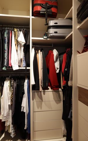 Casa de condomínio à venda com 420m², 4 quartos e 7 vagasCloset da suíte 2