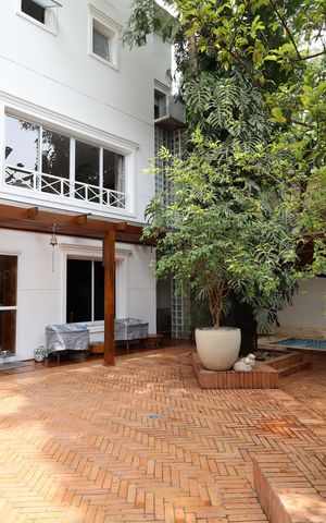 Casa de condomínio à venda com 420m², 4 quartos e 7 vagasÁrea externa