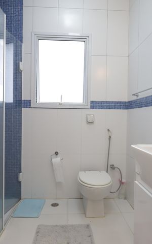 Casa de condomínio à venda com 420m², 4 quartos e 7 vagasBanheiro da Suíte 1