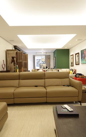 Casa de condomínio à venda com 420m², 4 quartos e 7 vagasSala de TV