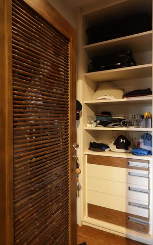 Casa de condomínio à venda com 420m², 4 quartos e 7 vagasCloset da suíte 2