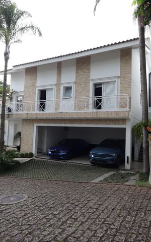 Casa de condomínio à venda com 420m², 4 quartos e 7 vagasFachada